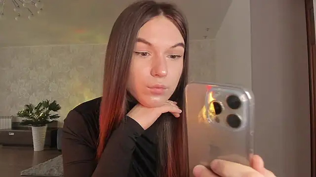 luna lust 212 online show from April 19, 2026, 4:23 am