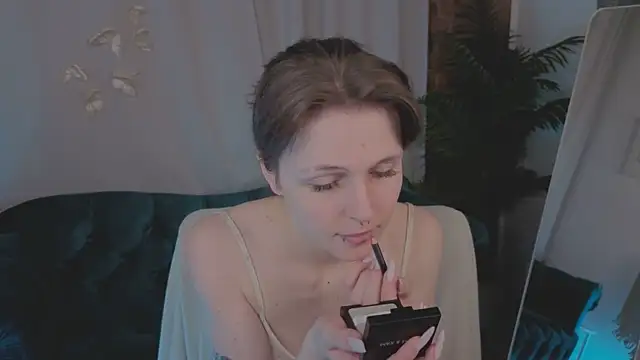 Shy Vivi online show from April 15, 2026, 3:30 pm