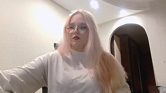 ArletteHals online show from November 12, 2025, 1:55 pm