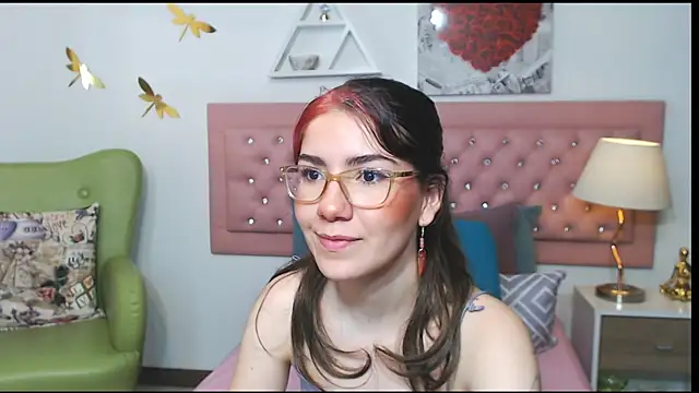 Snapshot of AriLumi chatting on November 20, 2025, 7:46 pm AriLumi online show from November 20, 2025, 7:46 pm