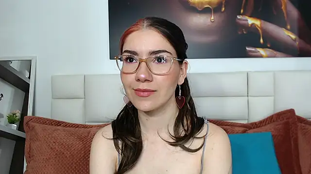 Snapshot of AriLumi chatting on November 24, 2025, 7:24 pm AriLumi online show from November 24, 2025, 7:24 pm