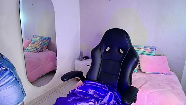 NinaSakura Eup online show from November 20, 2025, 11:43 am