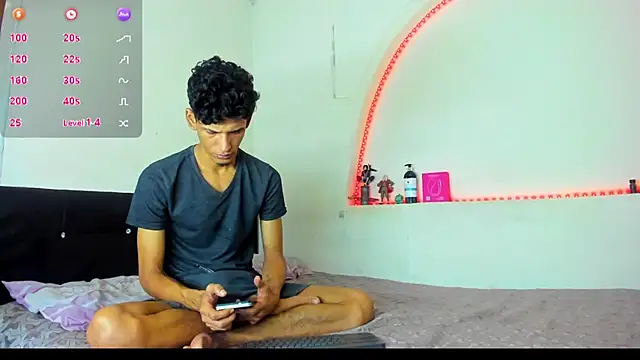 kaiborman00 online show from January 16, 2026, 12:20 pm