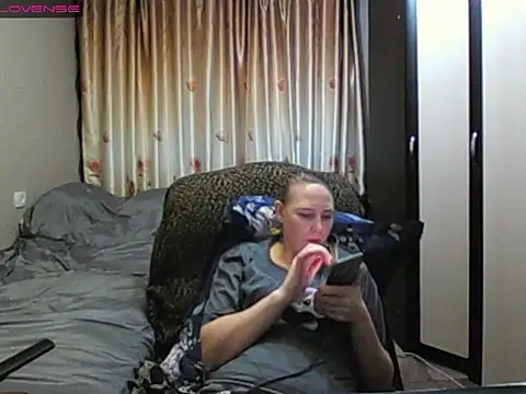 JenniDeep online show from February 7, 2026, 6:11 pm