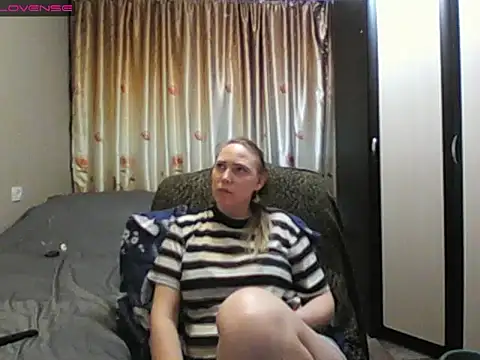 JenniDeep online show from April 11, 2026, 5:39 pm