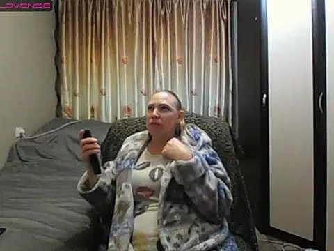 JenniDeep online show from May 14, 2026, 6:37 pm