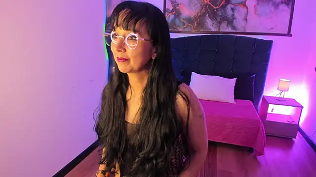 kata leinn online show from November 14, 2025, 7:45 pm