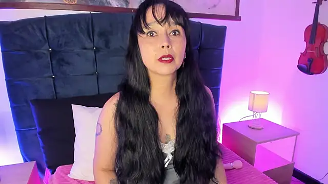 kata leinn online show from November 15, 2025, 8:05 pm