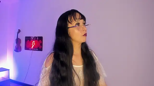 kata leinn online show from November 18, 2025, 8:35 pm