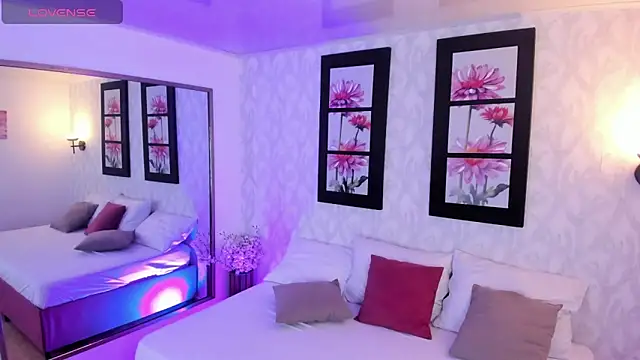 Martina 077 online show from November 29, 2025, 12:30 pm