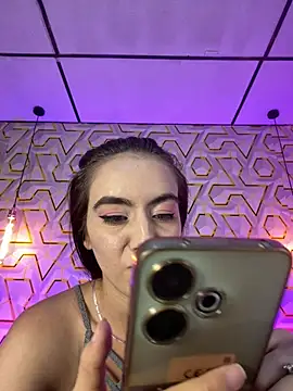MelanyyJhonson15 online show from July 17, 2026, 8:24 pm
