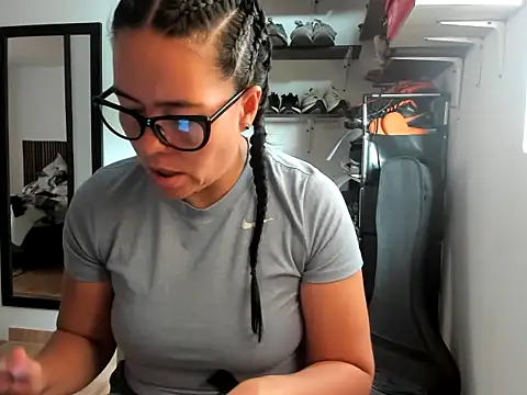 caroline 47 online show from April 13, 2026, 8:14 pm