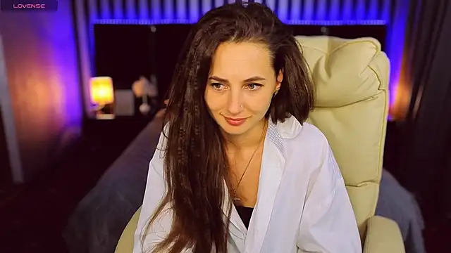 LayllaStarr online show from November 20, 2025, 2:34 am