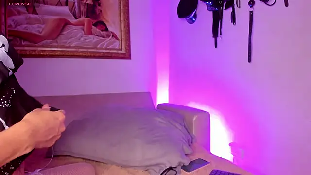 VeronicaSmith OS online show from March 18, 2026, 7:39 pm