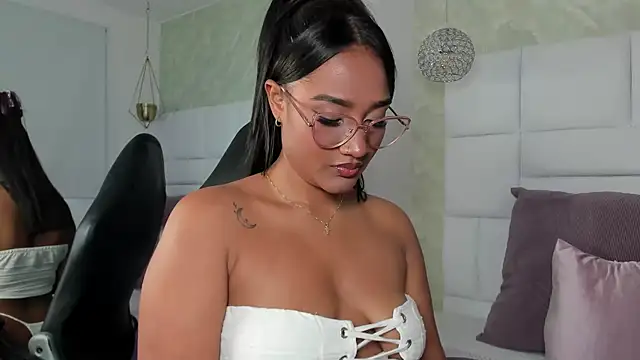 Snapshot of anna_jules chatting on November 21, 2025, 9:57 pm anna jules online show from November 21, 2025, 9:57 pm