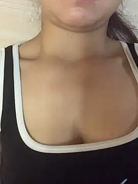 Snapshot of Diana-sexyy chatting on February 6, 2026, 3:44 am Diana-sexyy online show from February 6, 2026, 3:44 am