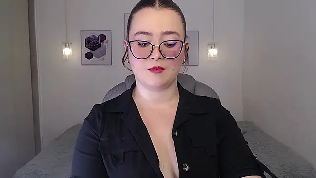 selene rouse  online show from May 13, 2026, 12:19 am