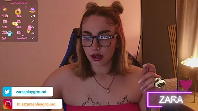 Snapshot of ZarasPlayground chatting on April 27, 2026, 7:23 pm ZarasPlayground online show from April 27, 2026, 7:23 pm
