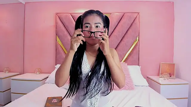 roxyflame  online show from November 21, 2025, 11:42 am