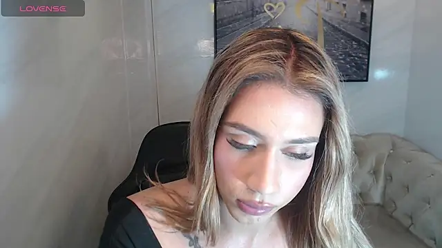 Evy Luxx v online show from June 3, 2026, 2:36 am