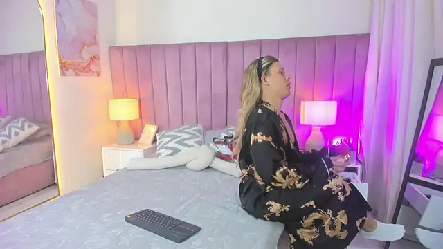 Valentino moretti online show from March 26, 2026, 11:27 am