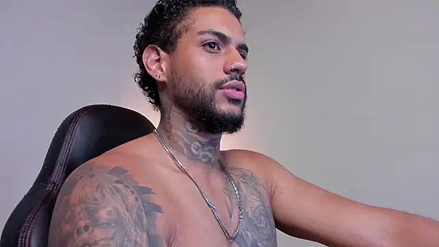 LuigiVitale 1 online show from February 14, 2026, 1:57 am