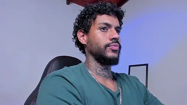 LuigiVitale 1 online show from March 21, 2026, 1:10 am