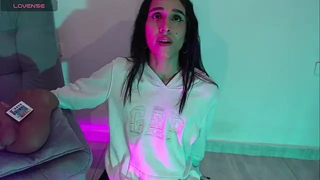 Isabella Hillss online show from April 9, 2026, 1:49 am