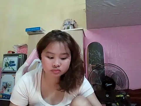 Snapshot of Lina8386 chatting on November 30, 2025, 11:42 pm Lina8386 online show from November 30, 2025, 11:42 pm