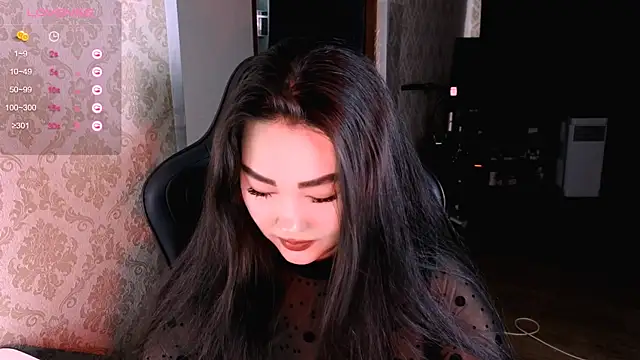 Emma Uilson online show from April 24, 2026, 10:50 am