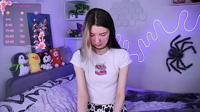 Snapshot of Emmie_shy chatting on March 3, 2026, 11:38 am Emmie shy online show from March 3, 2026, 11:38 am