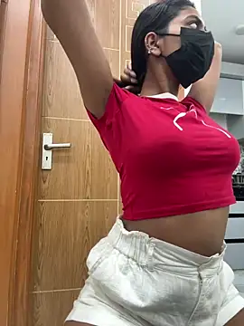 sexyayeshadesi online show from April 2, 2026, 6:38 pm