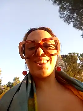 Snapshot of cleopatravodos chatting on December 17, 2025, 2:23 pm cleopatravodos online show from December 17, 2025, 2:23 pm