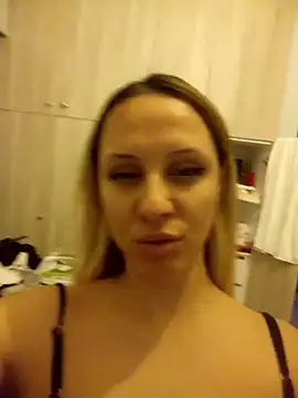 Snapshot of cleopatravodos chatting on December 19, 2025, 5:31 pm cleopatravodos online show from December 19, 2025, 5:31 pm