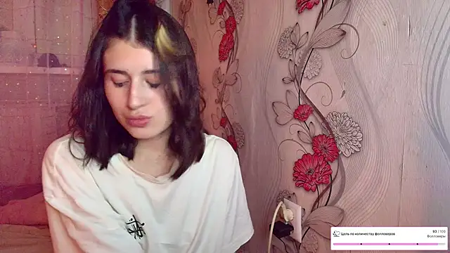 Snapshot of KristinaScott chatting on December 20, 2025, 4:14 pm KristinaScott online show from December 20, 2025, 4:14 pm