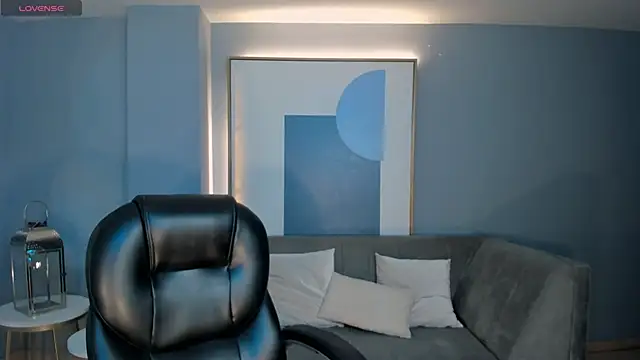 SophieLanne online show from February 8, 2026, 4:05 am