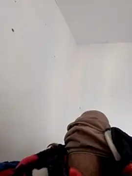 Snapshot of Davidgnzz1993 chatting on November 14, 2025, 9:24 pm Davidgnzz1993 online show from November 14, 2025, 9:24 pm