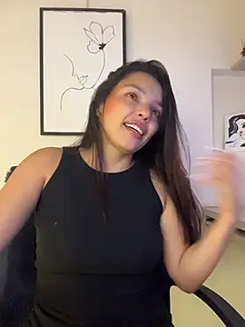 LaraDanverss online show from April 9, 2026, 8:25 pm