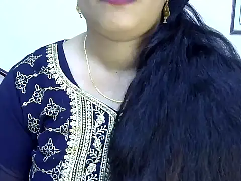 Muskan Jha online show from May 6, 2026, 2:11 pm