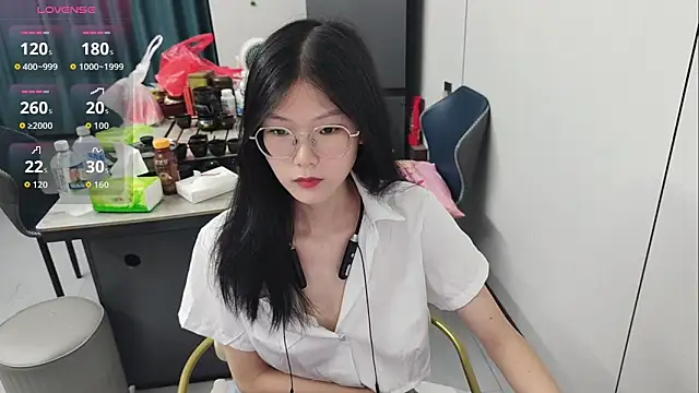 xlin-baby online show from May 24, 2026, 4:23 pm