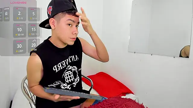 Lucastorrez01 online show from February 14, 2026, 4:26 pm