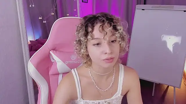 Snapshot of Mary_Wohlberg chatting on November 25, 2025, 6:24 am Mary Wohlberg online show from November 25, 2025, 6:24 am