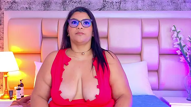 SelennaCooper online show from March 4, 2026, 12:22 pm