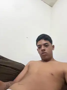 Snapshot of mateuszin18 chatting on November 16, 2025, 12:16 am mateuszin18 online show from November 16, 2025, 12:16 am