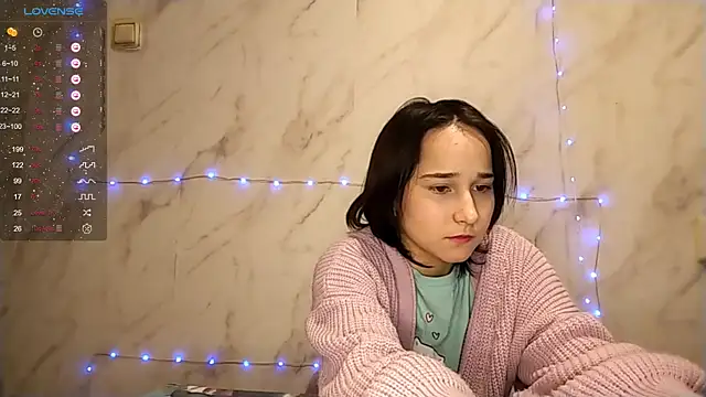 TianaMeiser online show from December 18, 2025, 12:22 pm