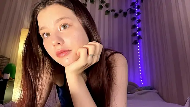 CutieSlim online show from March 5, 2026, 12:01 pm