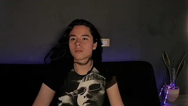 Snapshot of Angel-umbra chatting on November 27, 2025, 8:33 pm Angel-umbra online show from November 27, 2025, 8:33 pm