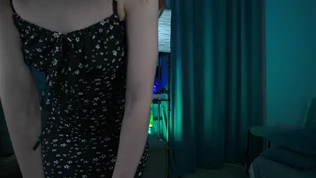 foxy cute4you online show from November 18, 2025, 6:01 pm