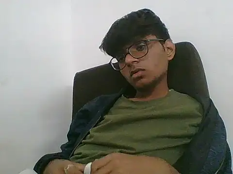 Snapshot of akshr1099 chatting on November 18, 2025, 6:01 pm akshr1099 online show from November 18, 2025, 6:01 pm