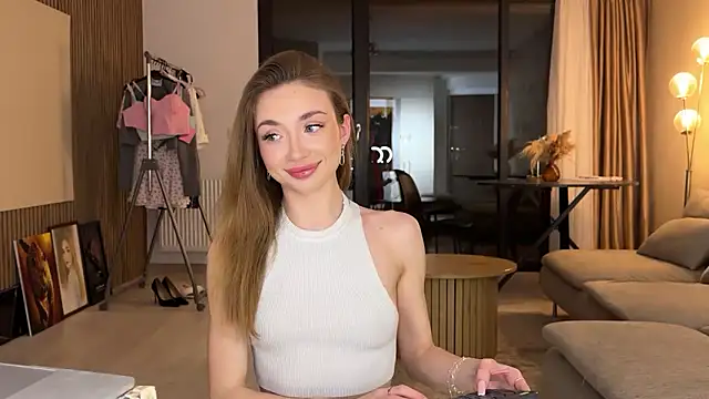 Jolienne online show from March 20, 2026, 8:25 pm